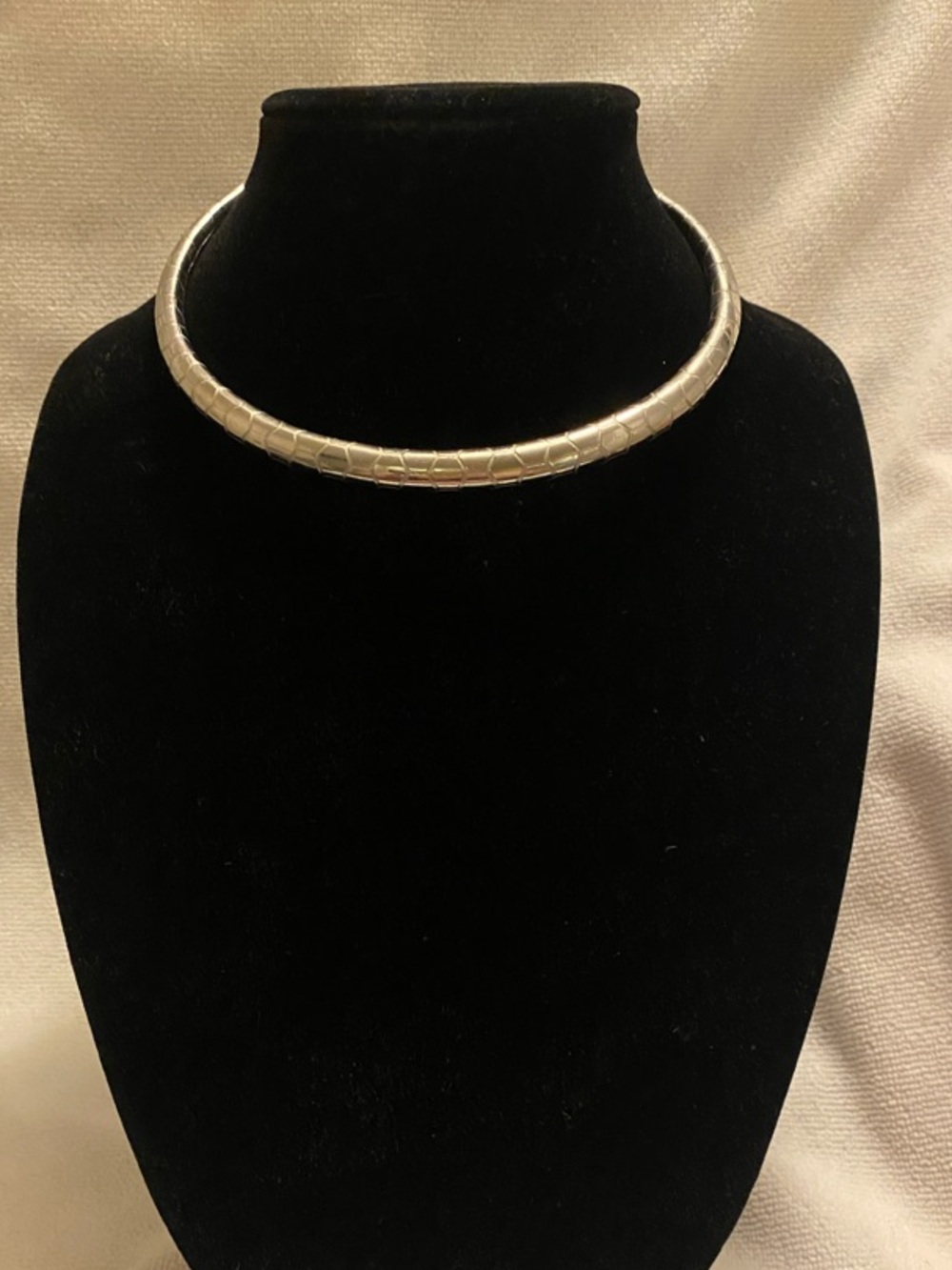 Silver Textured Collar Necklace - Silver